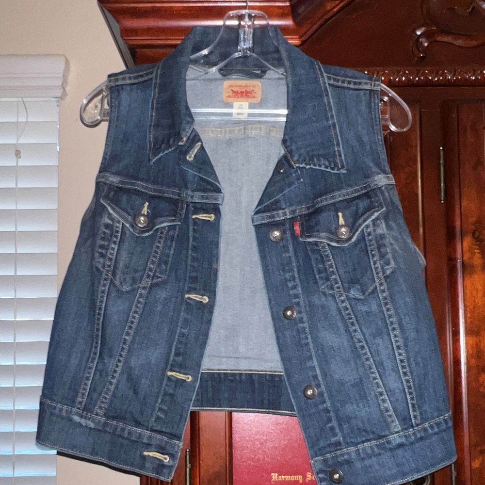 Levis vest